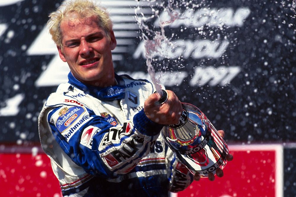 Jacques Villeneuve (CDN) Williams celebrates victory