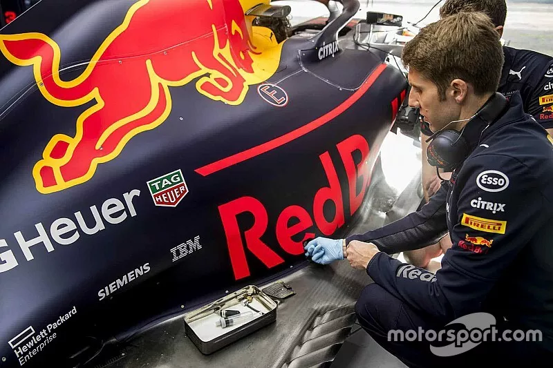 Un ing&eacute;nieur ExxonMobil chez Red Bull Racing