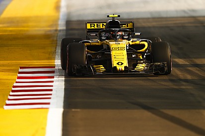 Sainz fears Renault will be strategic anomaly in Singapore