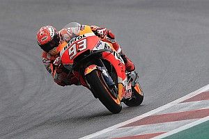 Márquez domina una segunda sesión pasada por agua