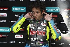 Rossi: no entiendo porque las Yamahas oficiales van bien y nosotros no