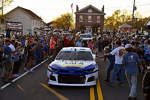 Chase Elliott wins Cup Series' Most Popular Driver for third time