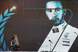 Hamilton le bâtisseur : "Je comprends ce que Schumacher a fait"