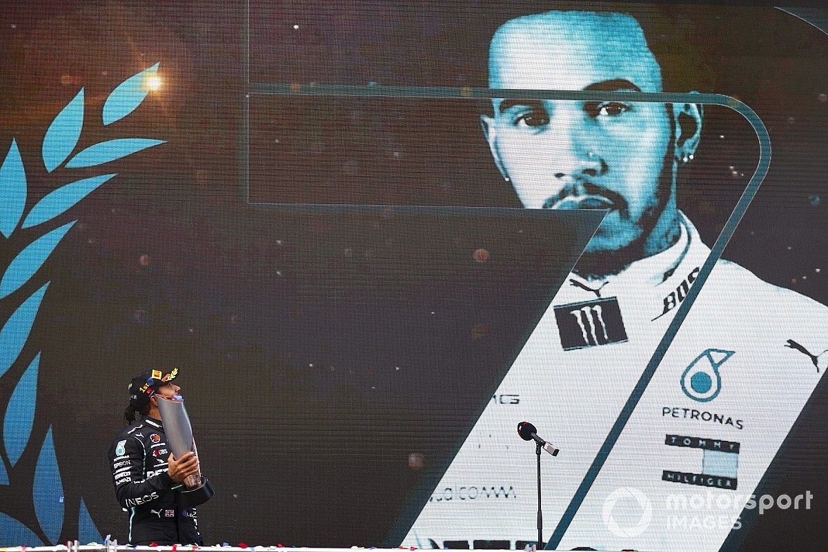 Hamilton le bâtisseur : "Je comprends ce que Schumacher a fait"
