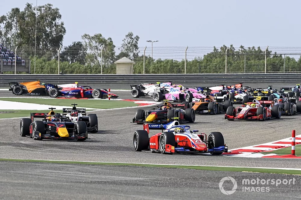 Robert Shwartzman, Prema Racing en Yuki Tsunoda, Carlin 