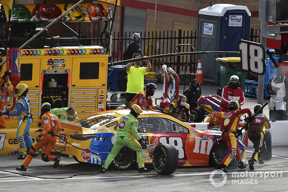 Kyle Busch, Joe Gibbs Racing, Toyota Camry M&M's Messages