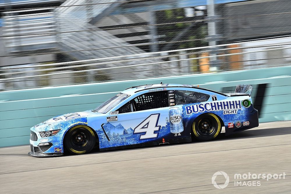 Pole position dla Harvicka