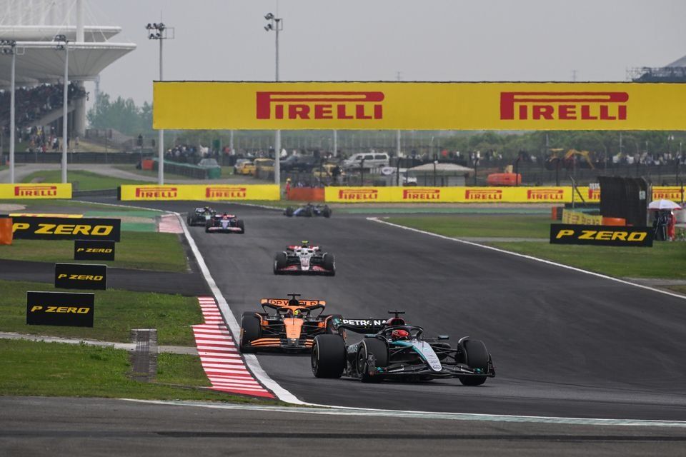 George Russell, Mercedes F1 W15, Oscar Piastri, McLaren MCL38, Nico Hulkenberg, Haas VF-24