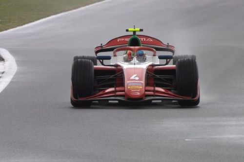 F2 Silverstone: Antonelli brilla sobre mojado; Pepe Mart&iacute; abandona