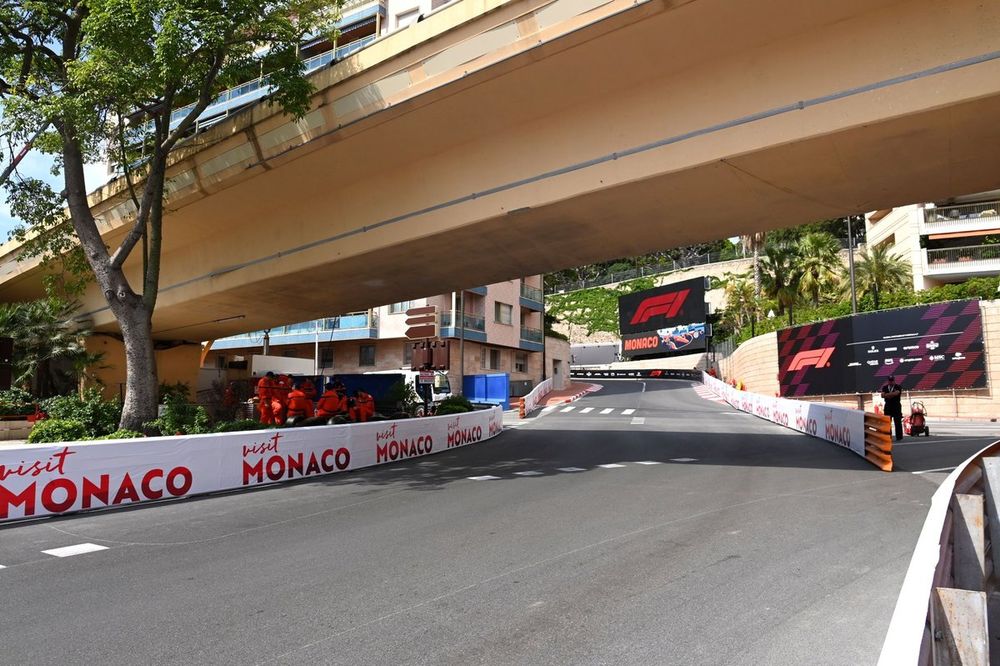 A close up of the circuit