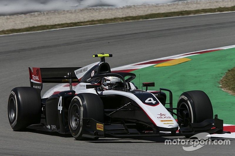 F2 Barcelona: Nyck de Vries wint sprintrace in Spanje