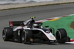 F2 Barcelona: Nyck de Vries wint sprintrace in Spanje