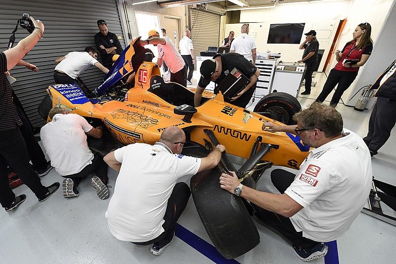 The crashed car of Fernando Alonso