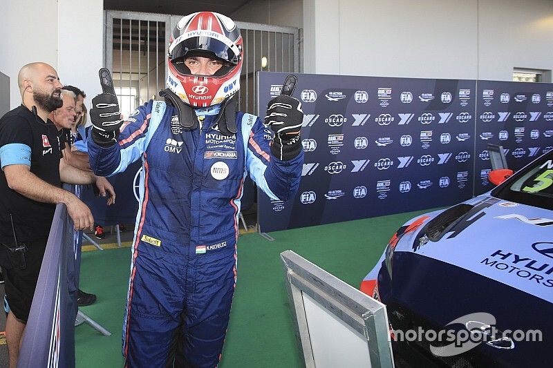 Race winner Norbert Michelisz, BRC Hyundai N Squadra Corse Hyundai i30 N TCR