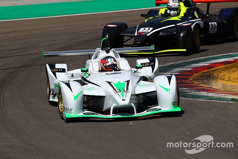 Imola, Gara 1: Federico Scionti vince tra mille colpi di scena