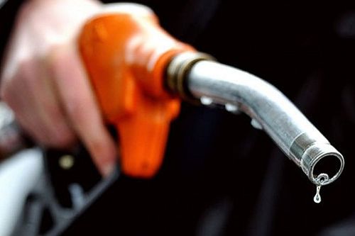 Caro carburanti, le ipotesi per fermare i prezzi di benzina e diesel