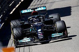 Hamilton to be critical of Mercedes "behind closed doors"