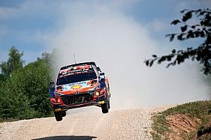 WRC, Rally Estonia, PS23: Neuville, scratch e penalità