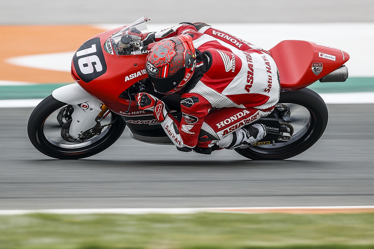 Hasil Kualifikasi CEV Moto3 Catalunya: Mario Suryo Aji Pole Position