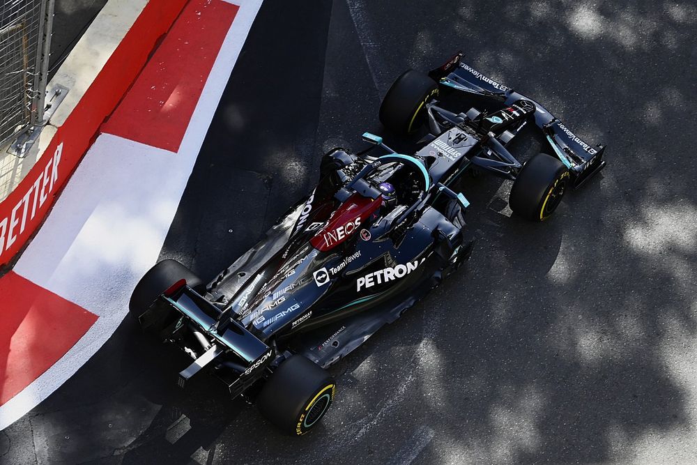 Hamilton ne comprend pas les difficultés de Mercedes à Bakou