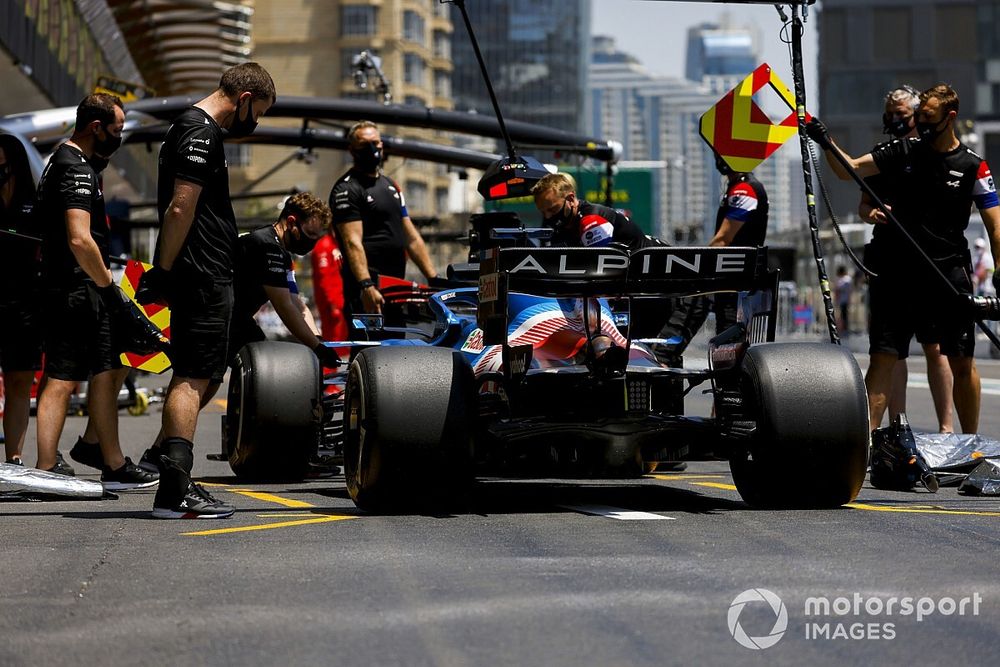 Fernando Alonso, Alpine A521, in the pits