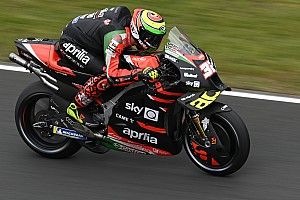 MotoGP, Stiria, Libere 2: lampo di Savadori sul bagnato, Rossi 22°