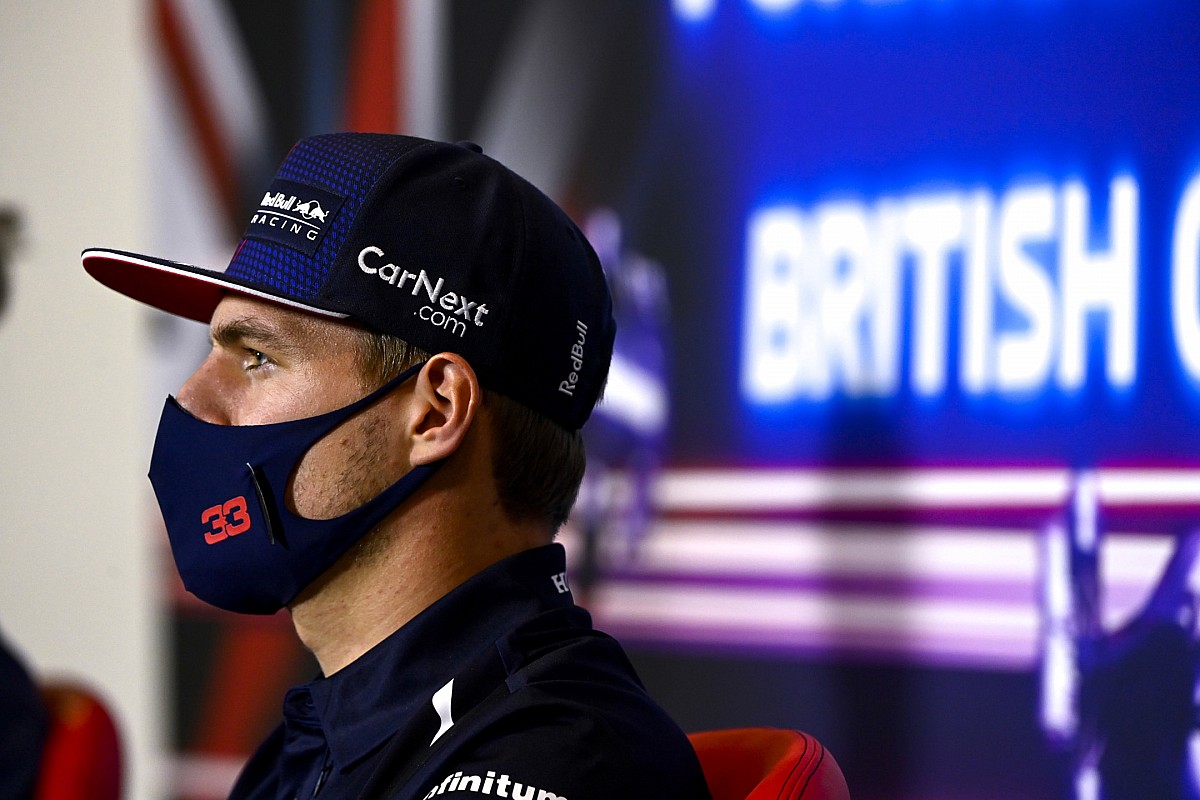 F1: Verstappen registra volta para casa e internautas 'provocam' com lembranças de polêmicas do holandês