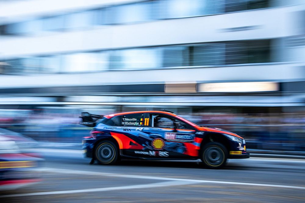 Neuville czeka na asfalty