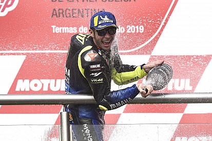 Rossi en el podio con 40 años, algo que no se veía desde Findlay en 1977