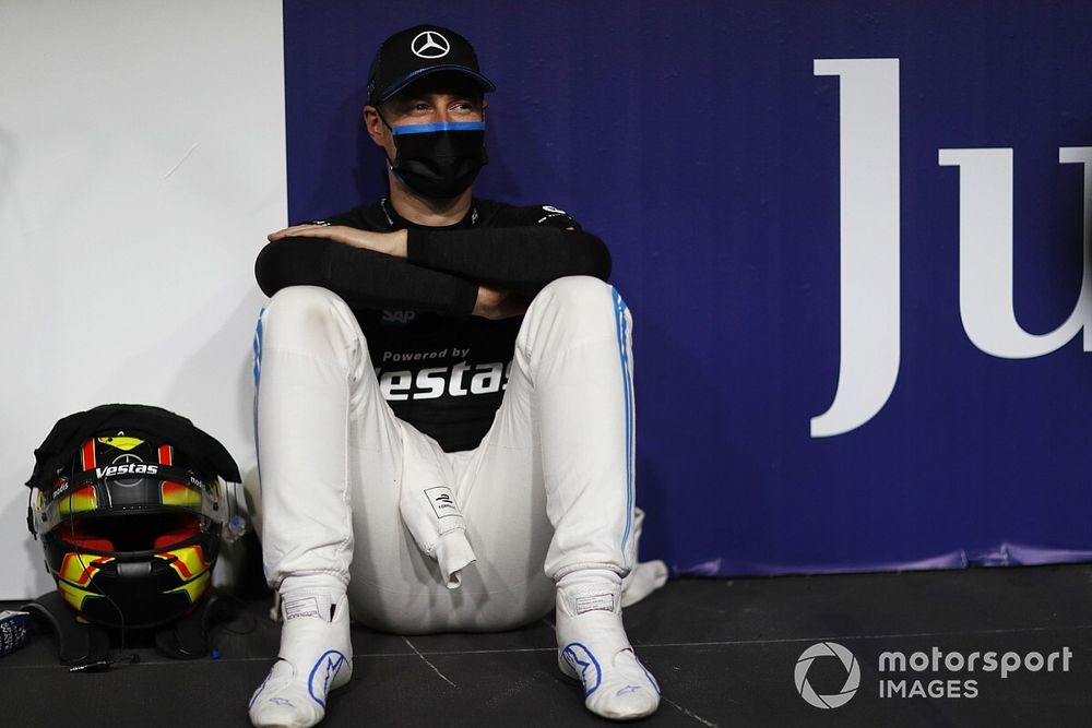 Vandoorne: "Bumper cars" Formula E crashes look "quite amateur"
