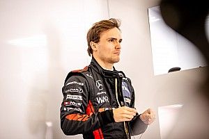 DTM-race 2 Hockenheim: Auer wint, Van der Linde zakt door ijs