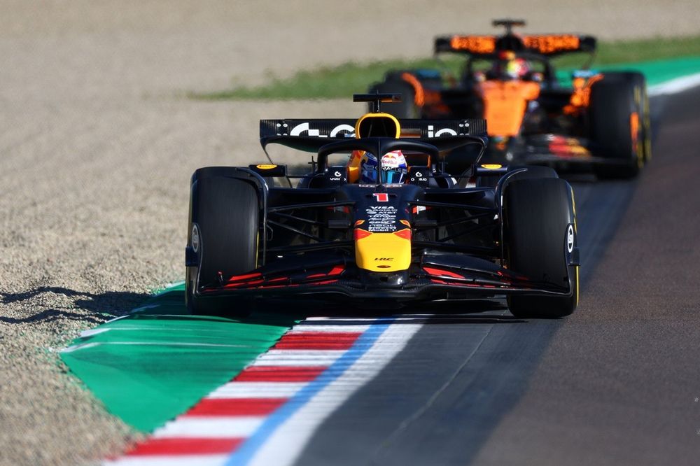 Oscar Piastri, McLaren, Max Verstappen, Red Bull Racing