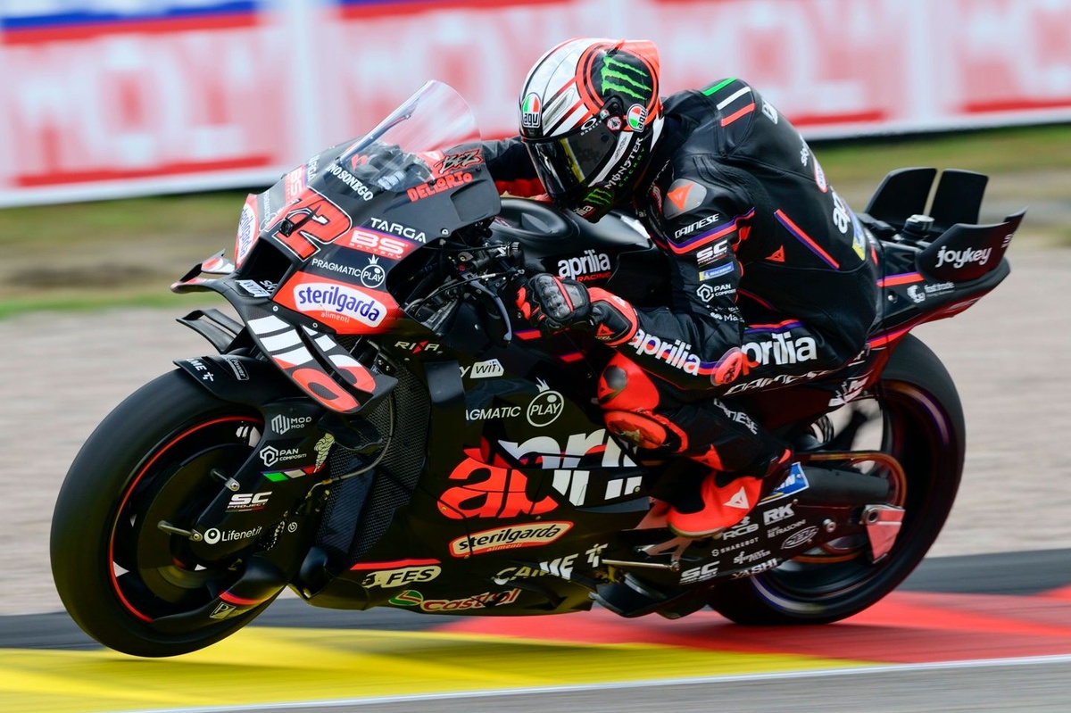 MotoGP | Bezzecchi cade ma è ottimista: "Buon inizio, pronti anche per la pioggia"