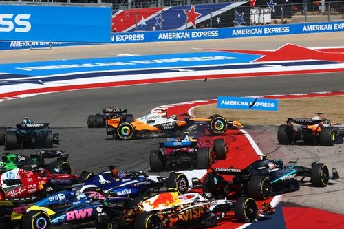 &iexcl;Brown culpa a otros "amateur" del choque entre los McLaren F1 en Austin!