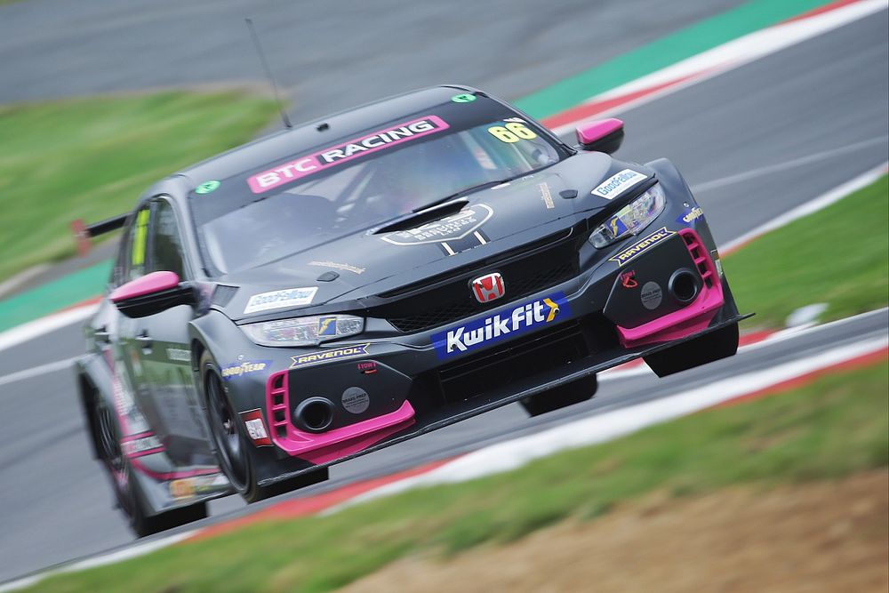 Brands Hatch BTCC: Cook defeats Proctor as Sutton extends lead