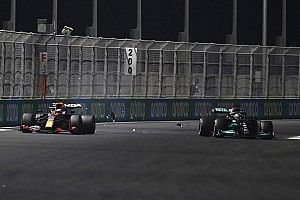 Hamilton: “Snapte niet waarom Verstappen opeens op de rem trapte”