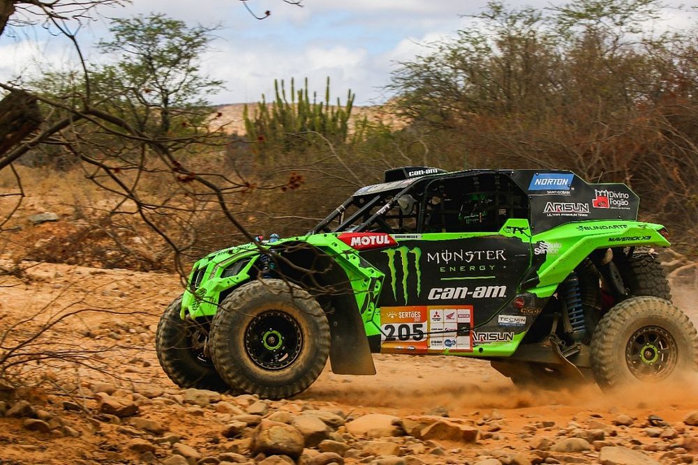 Rodrigo Varela vence e é quase 100% no Brasileiro de Rally