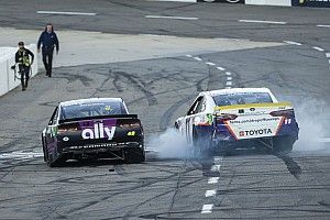 Alex Bowman spins Hamlin, claims Martinsville NASCAR Cup win