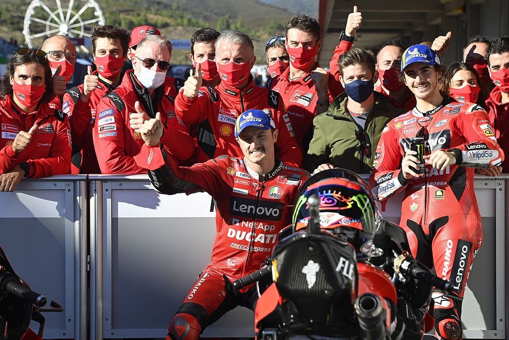 Bagnaia: "Espero que Ducati nos regale a Stoner de 'coach' por Navidad"