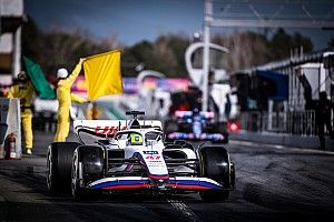 F1 | Cargo rotto: Haas in ritardo, rischia il primo giorno di test