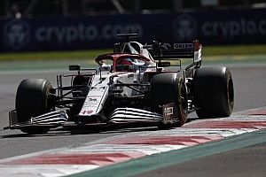 Videón Räikkönen remek csatája Russell ellen Mexikóból