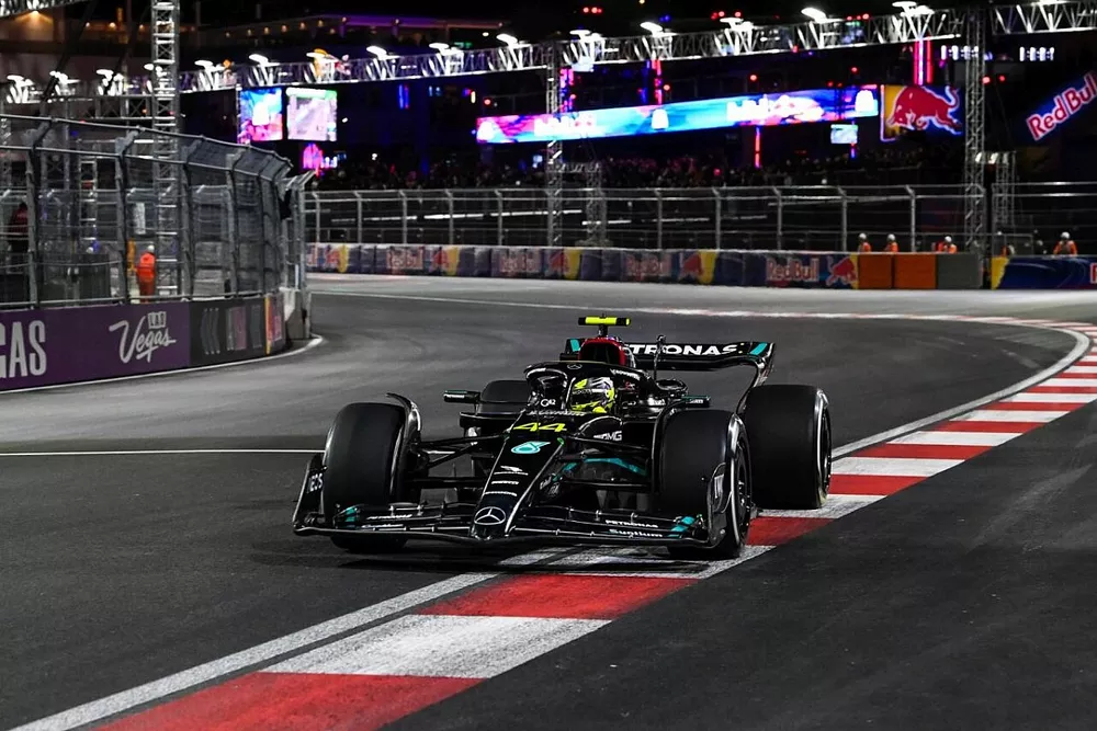 Lewis Hamilton, Mercedes F1 W14
