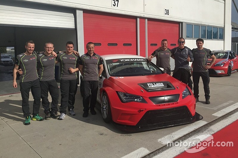 Nicola Baldan in Seat Leon Cup nel 2016 sognando il TCR