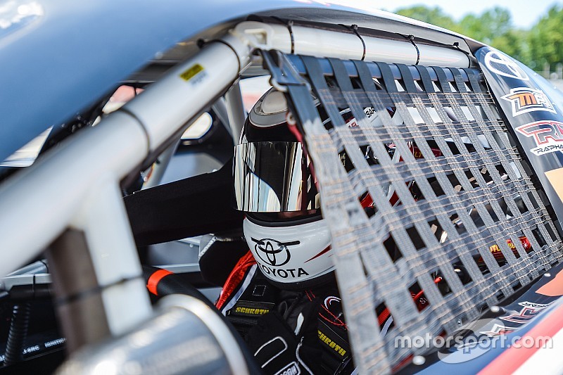 Raphaël Lessard comes home fifth in an action-packed race in Indiana