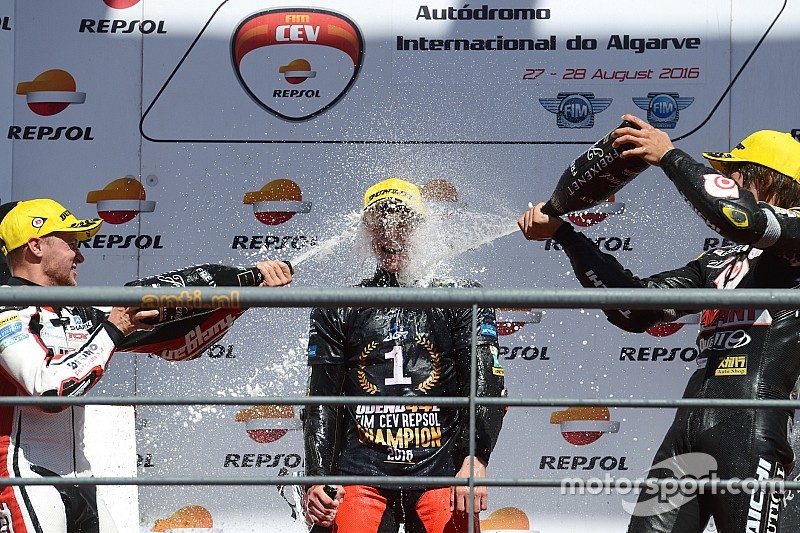 Steven Odendaal juara CEV Moto2 2016