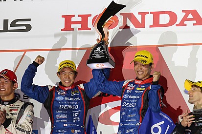 スーパーGT第6戦鈴鹿1000km決勝(GT300):SUBARU BRZが今季初優勝。プリウスが2位