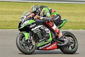 Donington WSBK: Sykes holds off Rea for second win of the weekend