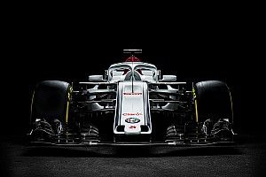 Sauber muestra su nuevo auto F1 "Alfa Romeo"