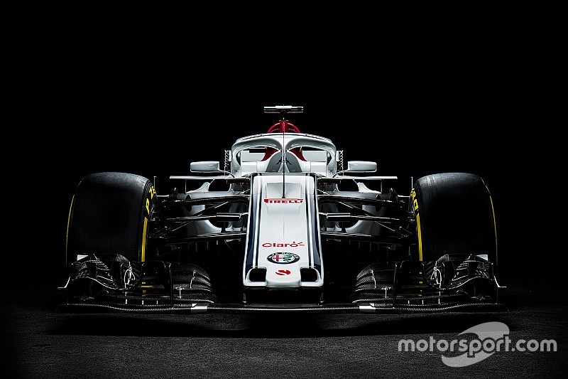 Sauber muestra su nuevo auto F1 "Alfa Romeo"