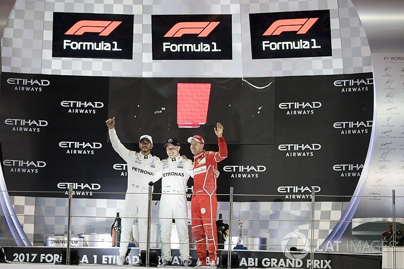 Podium : le vainqueur Valtteri Bottas, Mercedes AMG F1, le second Lewis Hamilton, Mercedes AMG F1, le troisième Sebastian Vettel, Ferrari